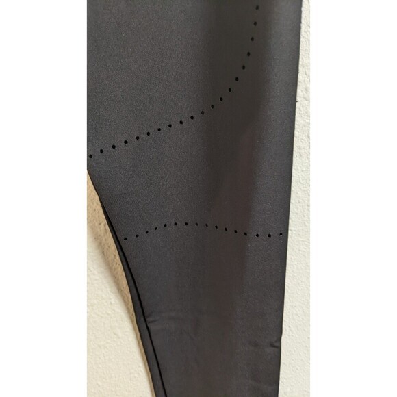 Wmn's GYMSHARK Dry Moisture Management Perforated Side Black Athletic Leggings M - Picture 6 of 10